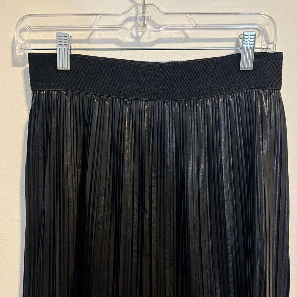 Zara Coated Black Pleated Midi Skirt - Sleek Women's Skirt